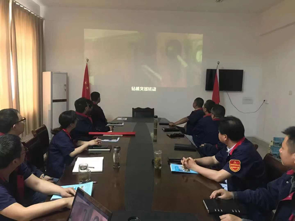 第二建筑工程事業(yè)部召開“強(qiáng)化意識、防控風(fēng)險”動員會