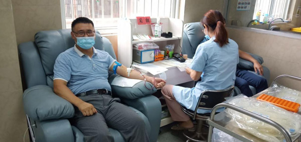 公司積極響應(yīng)應(yīng)急獻血